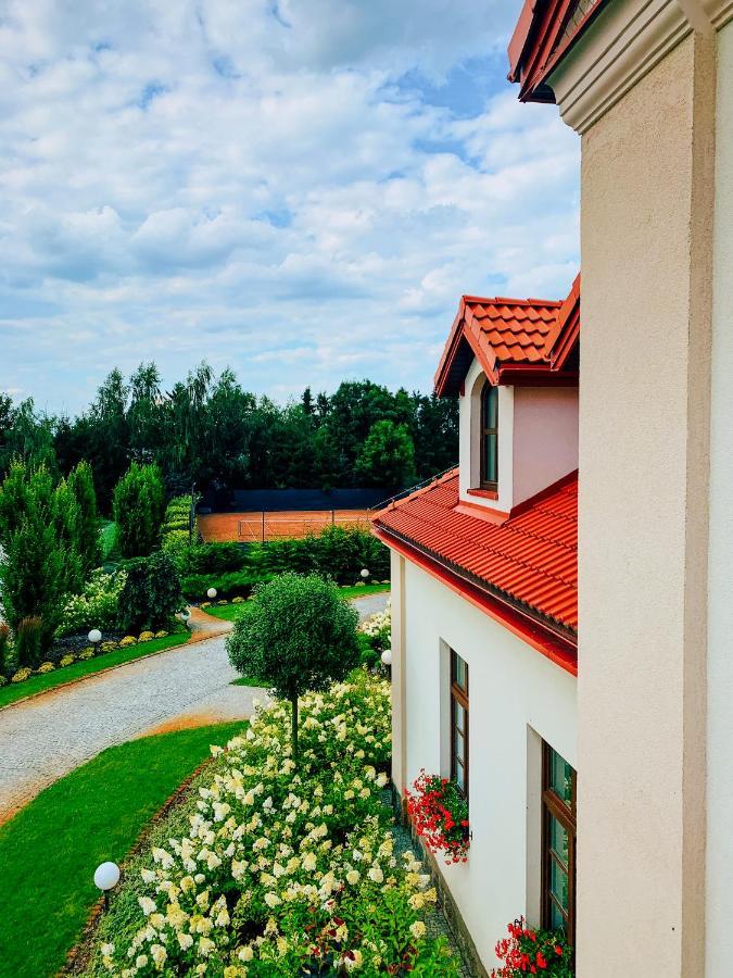 Dwor Karwacz Bed and Breakfast Przasnysz Εξωτερικό φωτογραφία