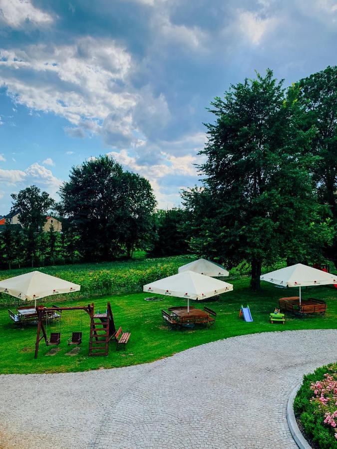 Dwor Karwacz Bed and Breakfast Przasnysz Εξωτερικό φωτογραφία